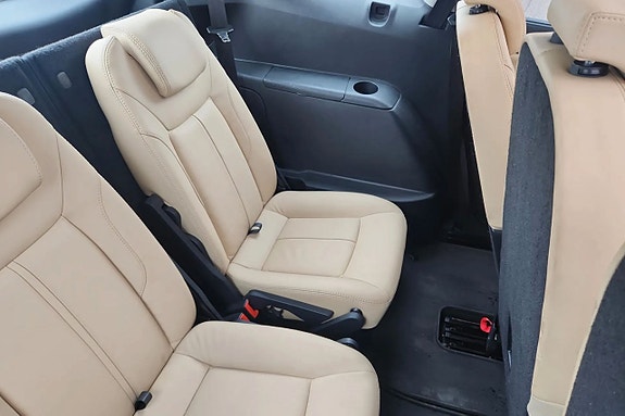 Ford S-MAX 9 of 15