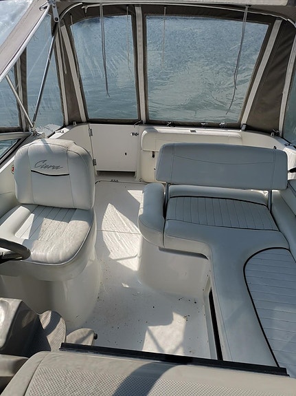 Bayliner 2455 Ciera – 2000
Mercruiser 5.0 V8 • Nyrenoverat drev • 5 of 5