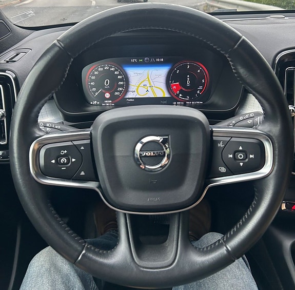 Volvo XC40 7 of 24