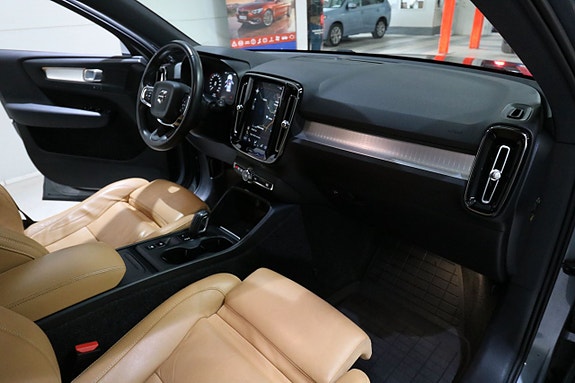 Volvo XC40 13 of 24