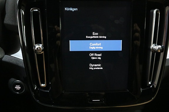 Volvo XC40 11 of 24
