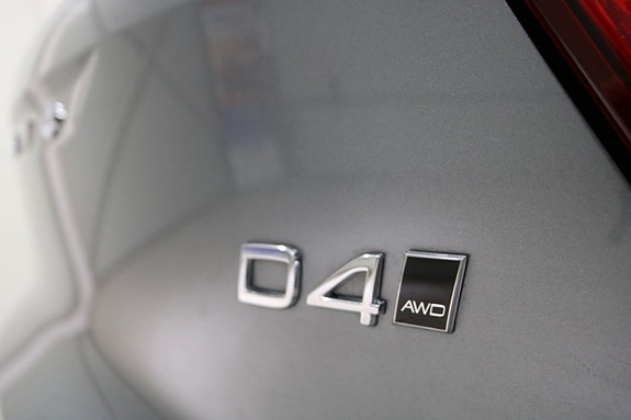 Volvo XC40 4 of 24