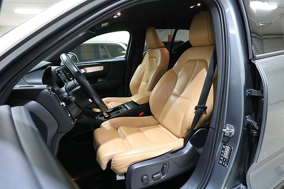 Volvo XC40 6 of 24