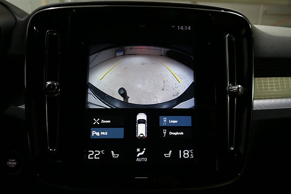 Volvo XC40 10 of 24