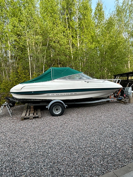 Bayliner Capri 2052 LX, 205 HK med kärra 8 of 8