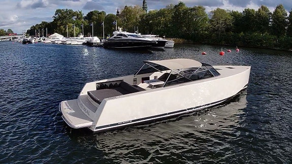 VanDutch 40 -2011 2 of 21