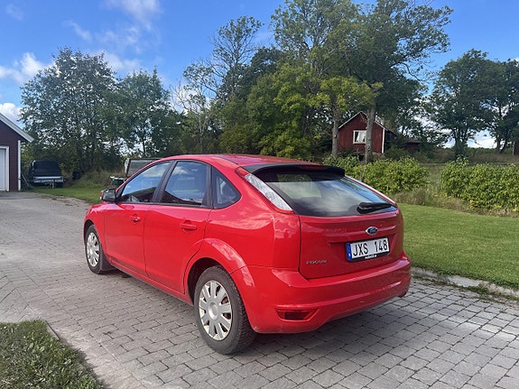 Ford Focus 2 of 6