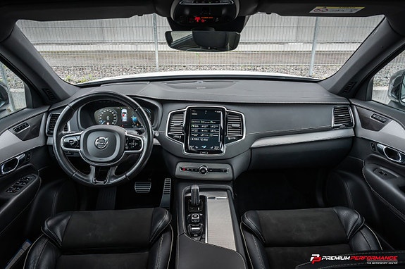 Volvo XC90 11 of 27