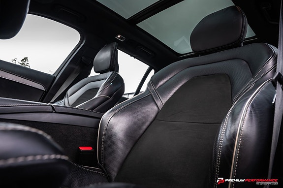 Volvo XC90 14 of 27