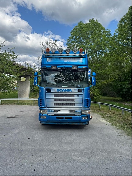 Scania R124GB6X2NZ470 2 of 7
