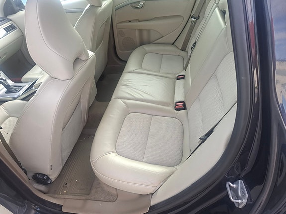 Volvo V70 9 of 10