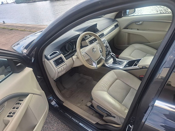 Volvo V70 7 of 10