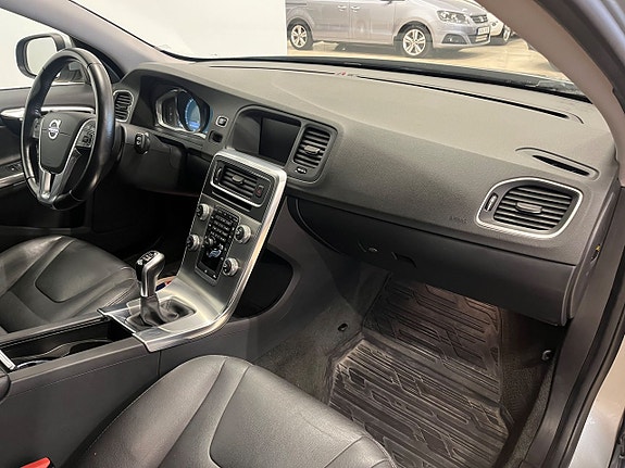Volvo V60 16 of 20