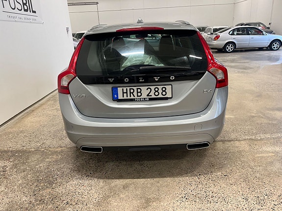 Volvo V60 10 of 20