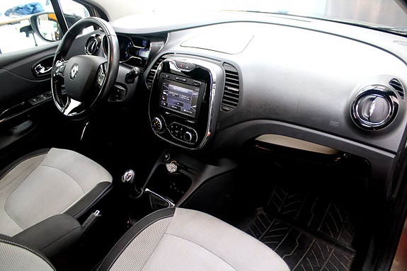 Renault Captur 10 of 24