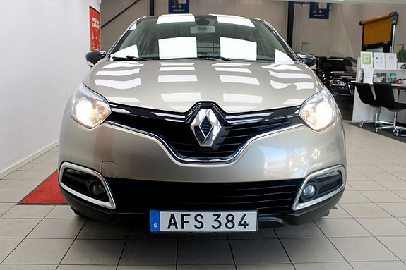 Renault Captur 3 of 24