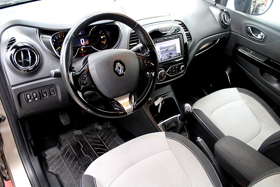 Renault Captur 6 of 24