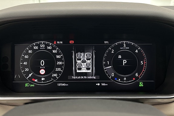 Land Rover Range Rover Sport 24 of 30