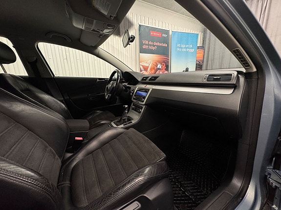 Volkswagen Passat 13 of 21