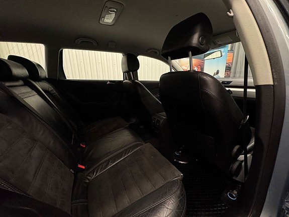 Volkswagen Passat 19 of 21