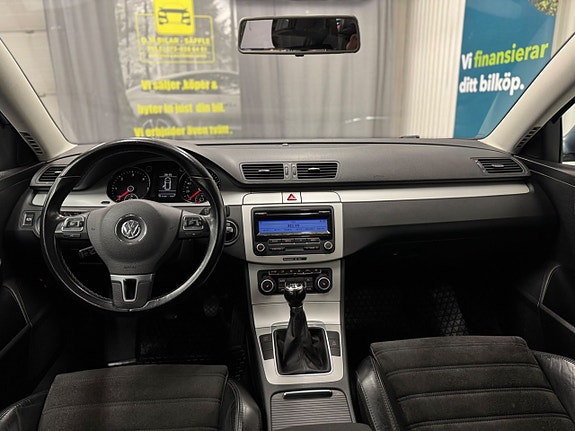 Volkswagen Passat 11 of 21