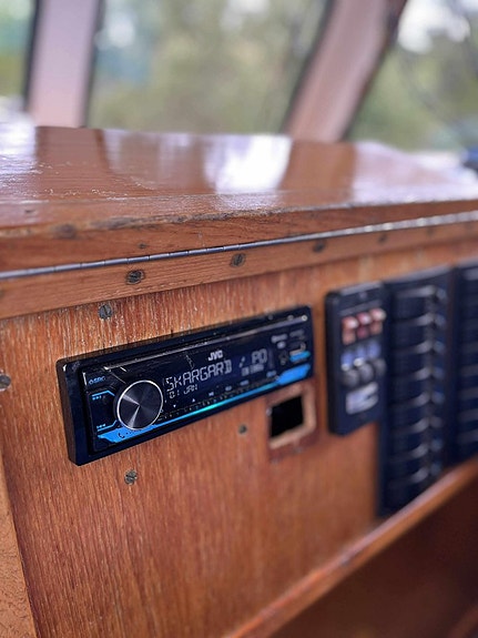 Caravelle 33 – Flytande sommarstuga med diesel 2 of 9