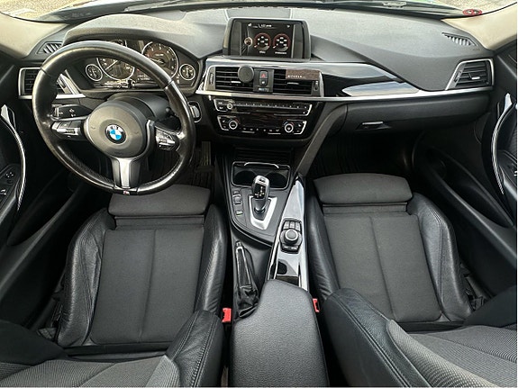 BMW 320 11 of 15