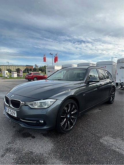 BMW 320 2 of 5
