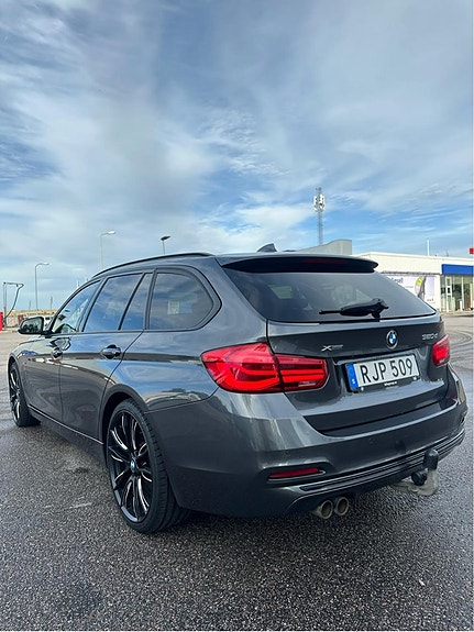 BMW 320 3 of 5