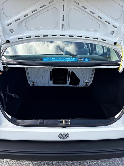 Volkswagen Jetta 14 of 19