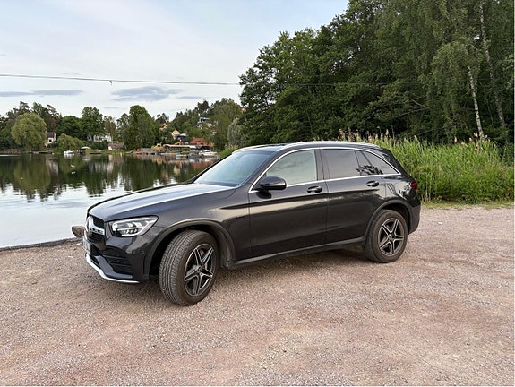 Mercedes-Benz GLC300 de 2 of 5
