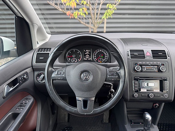 Volkswagen CrossTouran 2 of 5
