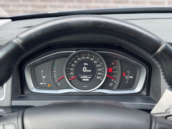 Volvo V60 3 of 5