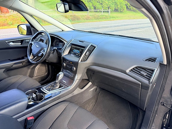 Ford S-MAX 12 of 18