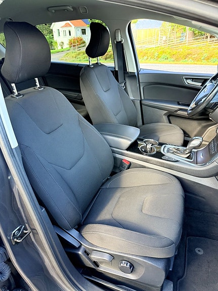Ford S-MAX 11 of 18