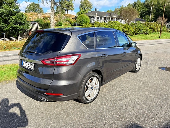 Ford S-MAX 4 of 18