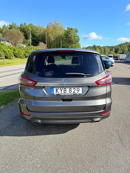 Ford S-MAX 5 of 18