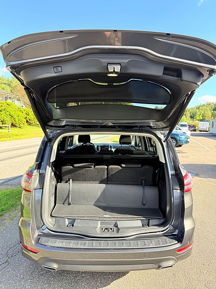 Ford S-MAX 8 of 18