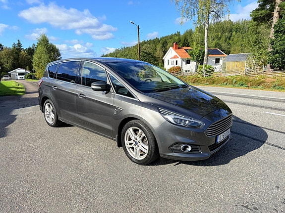 Ford S-MAX 3 of 18
