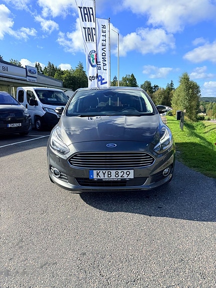 Ford S-MAX 2 of 18