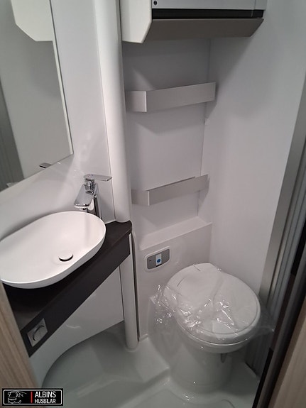 Adria Compact Supreme SL / Automat 17 of 21