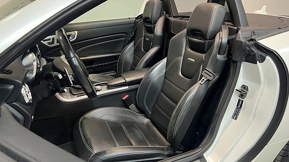 Mercedes-Benz SLK55 12 of 21