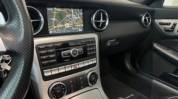 Mercedes-Benz SLK55 13 of 21