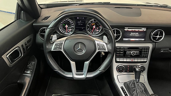 Mercedes-Benz SLK55 10 of 21