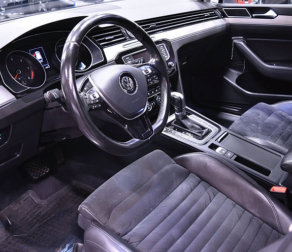 Volkswagen Passat 15 of 19