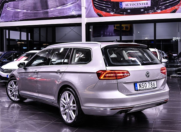 Volkswagen Passat 2 of 5