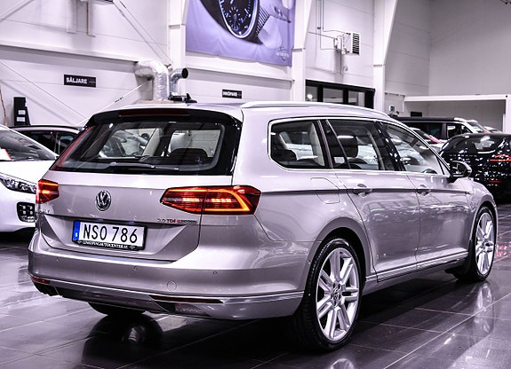 Volkswagen Passat 9 of 19