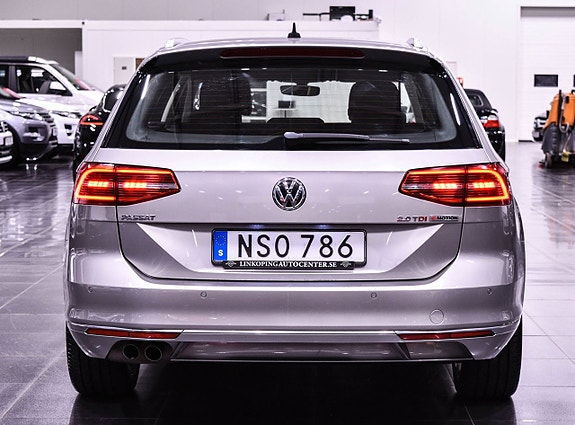 Volkswagen Passat 10 of 19