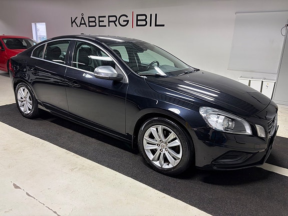 Volvo S60 2 of 5