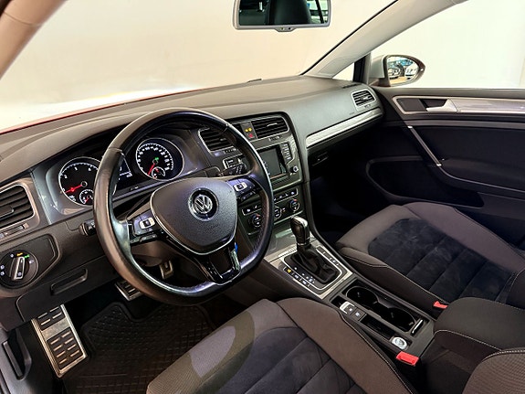 Volkswagen Golf Alltrack 10 of 12